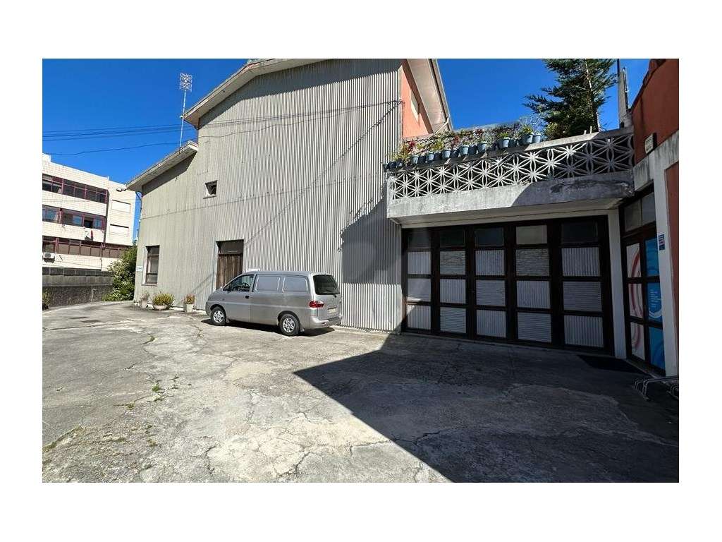 Armazém com Terreno de 2700m2 na Póvoa de Varzim - Grande imagem: 4/12