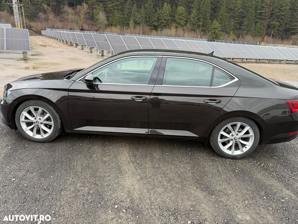 Skoda Superb 2.0 TDI Ambition - 6