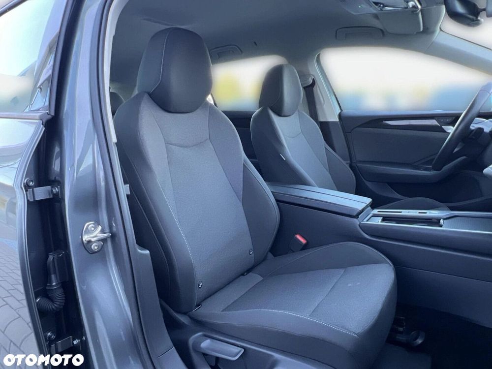 Volkswagen Passat 1.5 TSI ACT mHEV Trend DSG - 27