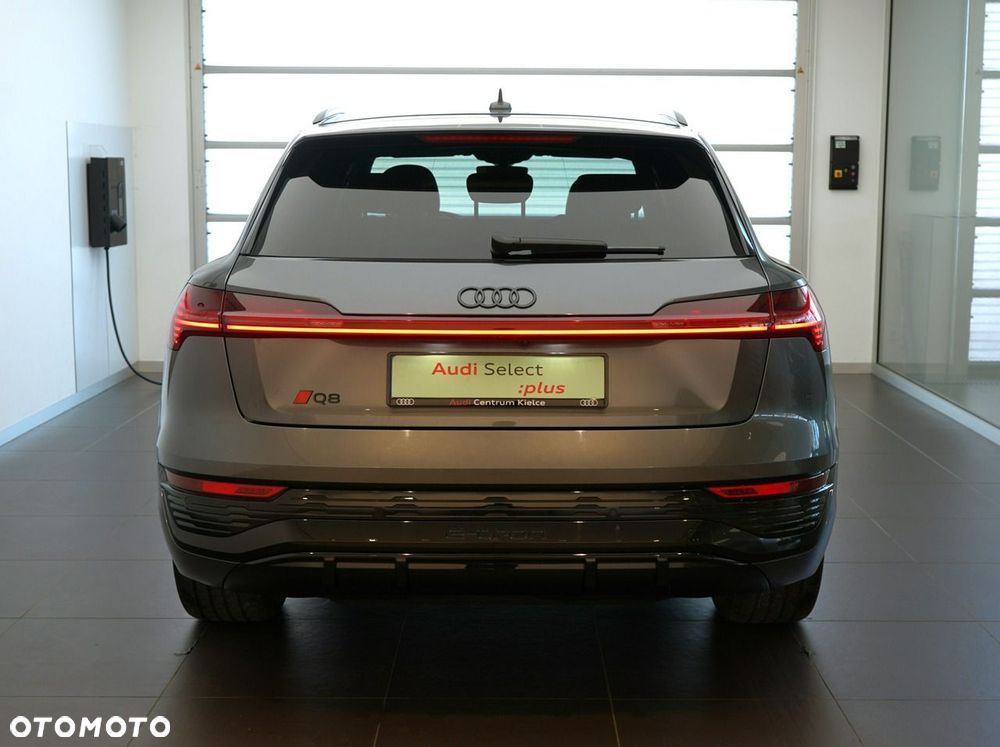 Audi Q8 e-tron - 4