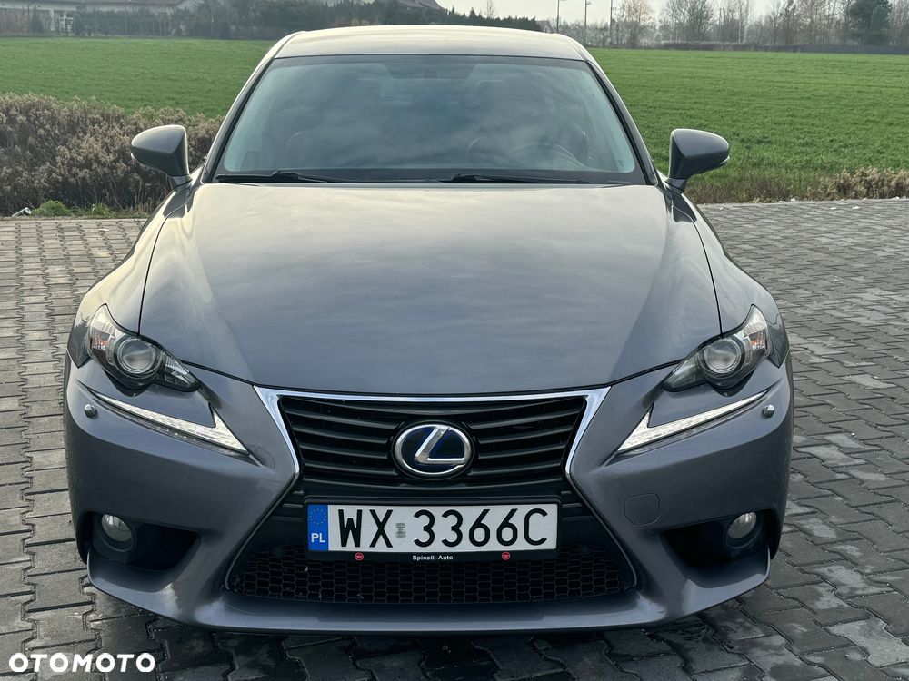 Lexus IS 300h Comfort - 18