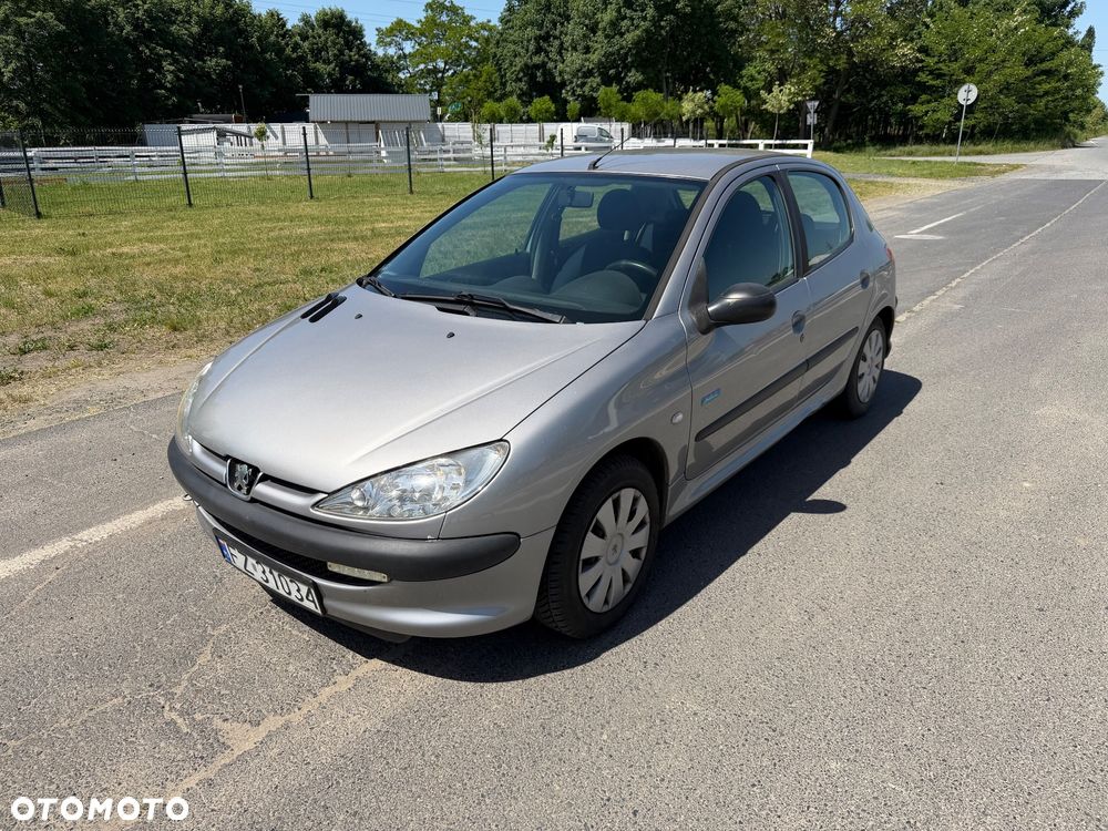 Peugeot 206 1.1 Mistral - 1