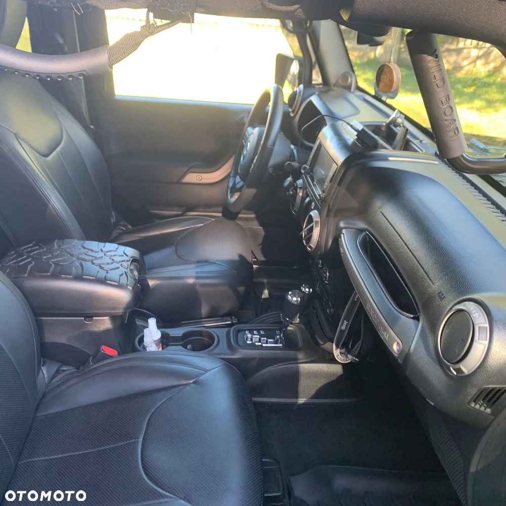 Jeep Wrangler - 8