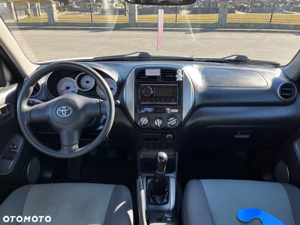 Toyota RAV4 - 10
