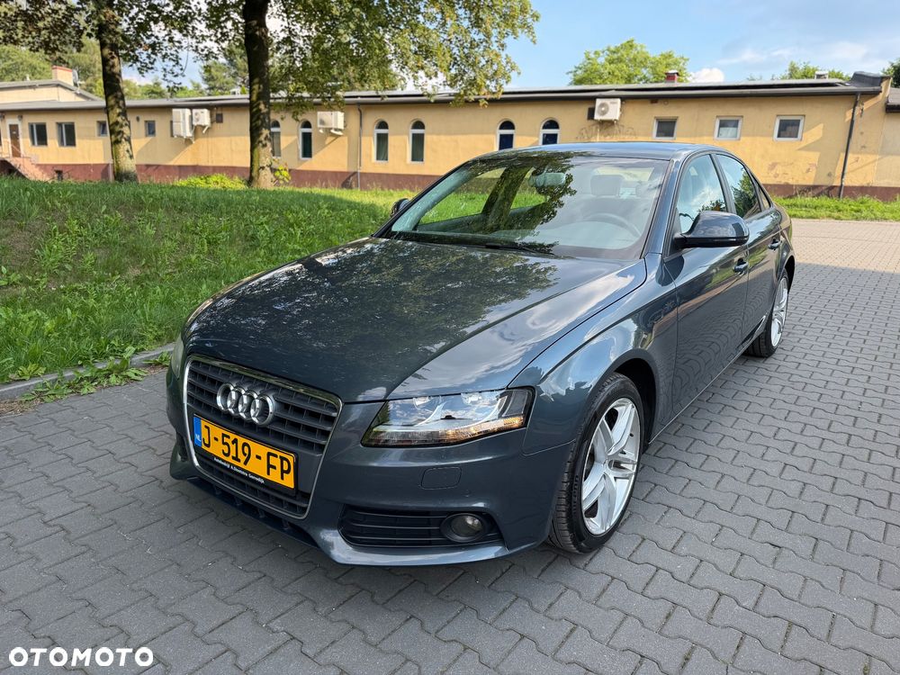 Audi A4 Limousine - 4