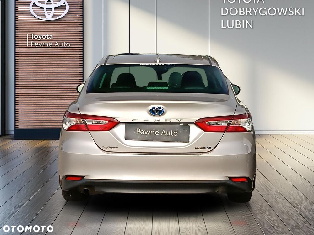 Toyota Camry 2.5 Hybrid Comfort CVT - 4