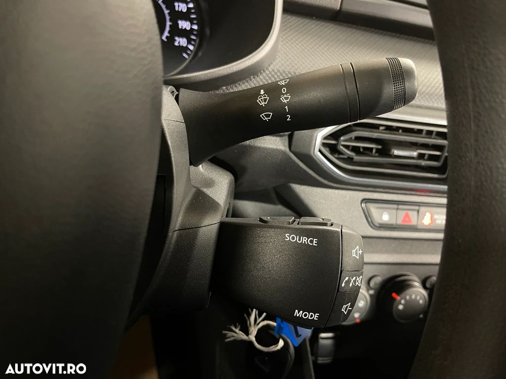 Dacia Logan TCe 90 Essential - 19