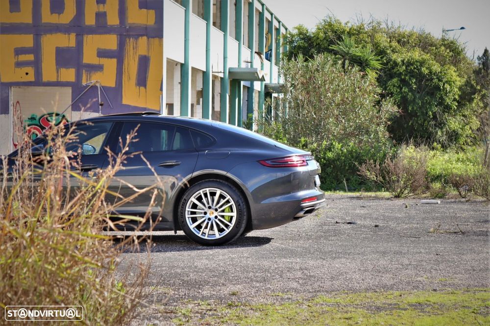 Porsche Panamera 4 E-Hybrid - 36