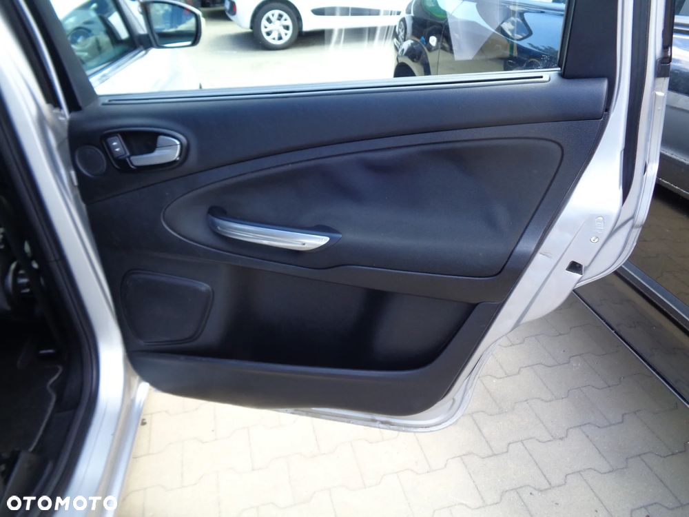 Ford Galaxy 2.0 Titanium - 14