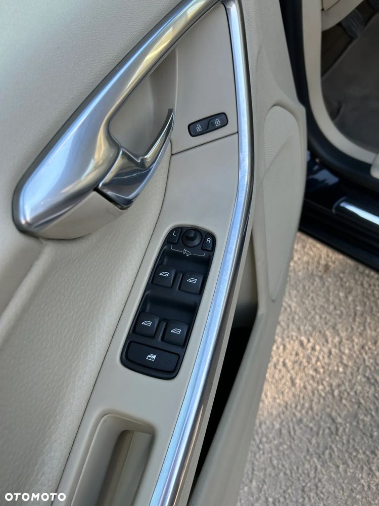 Volvo V60 D5 Summum - 22