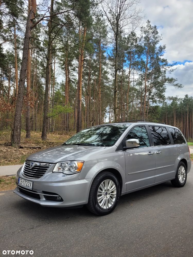 Lancia Voyager - 2