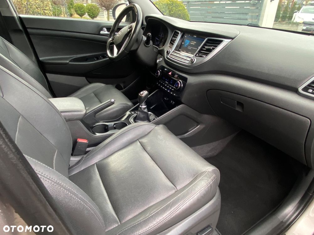 Hyundai Tucson 2.0 CRDI 4WD Premium - 26