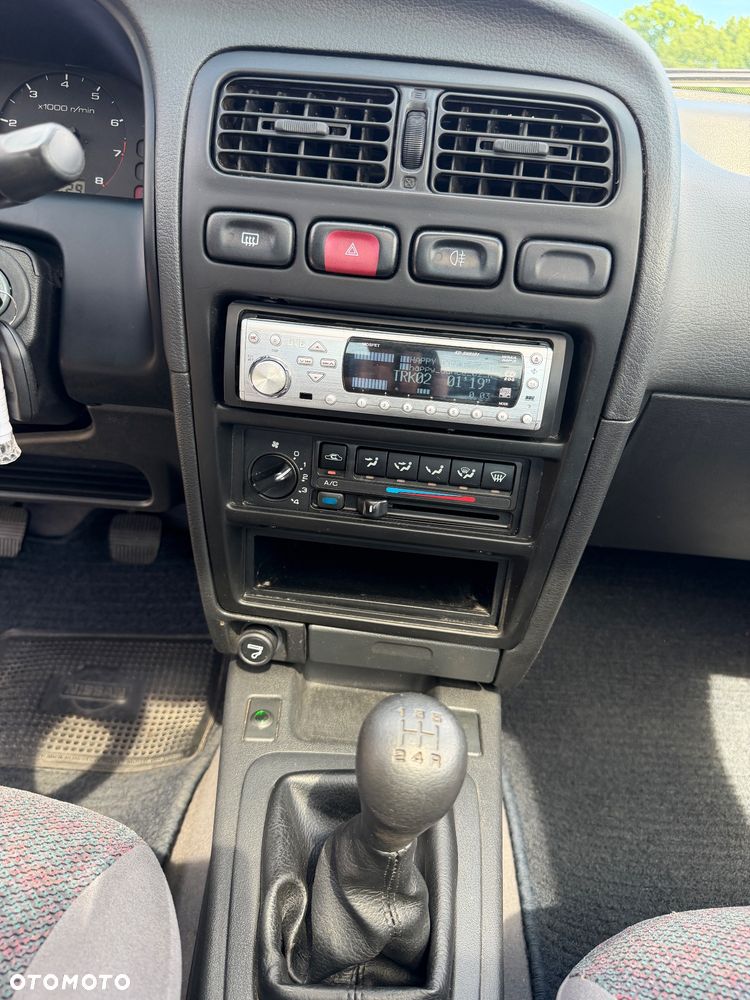 Nissan Primera 2.0 SLX - 15
