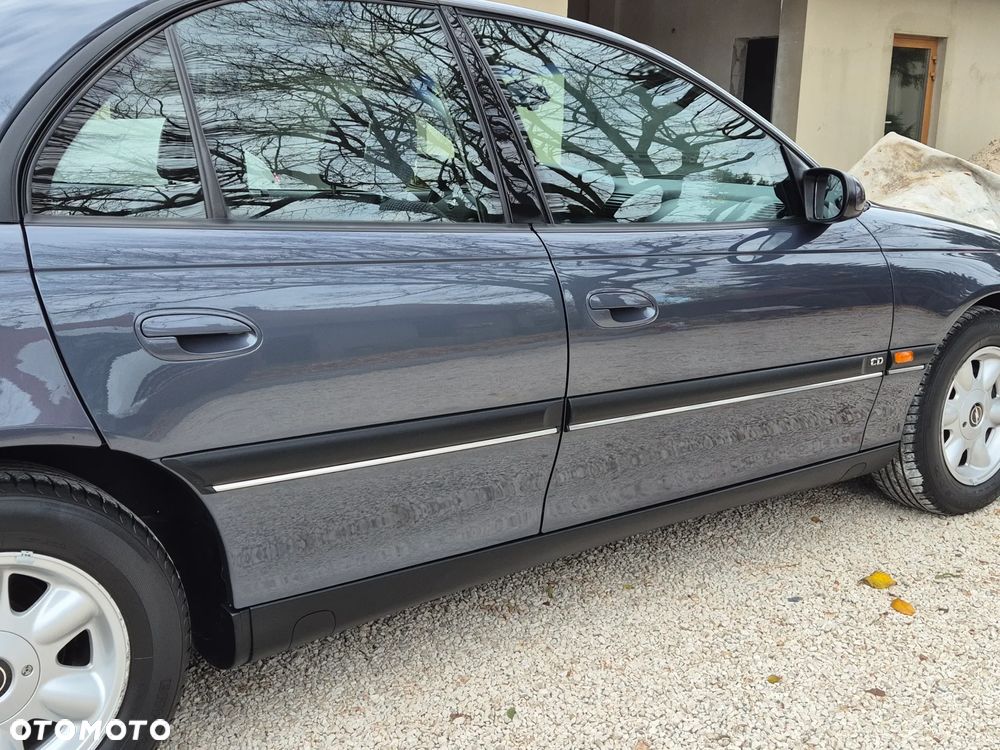 Opel Omega 2.0 CD - 31