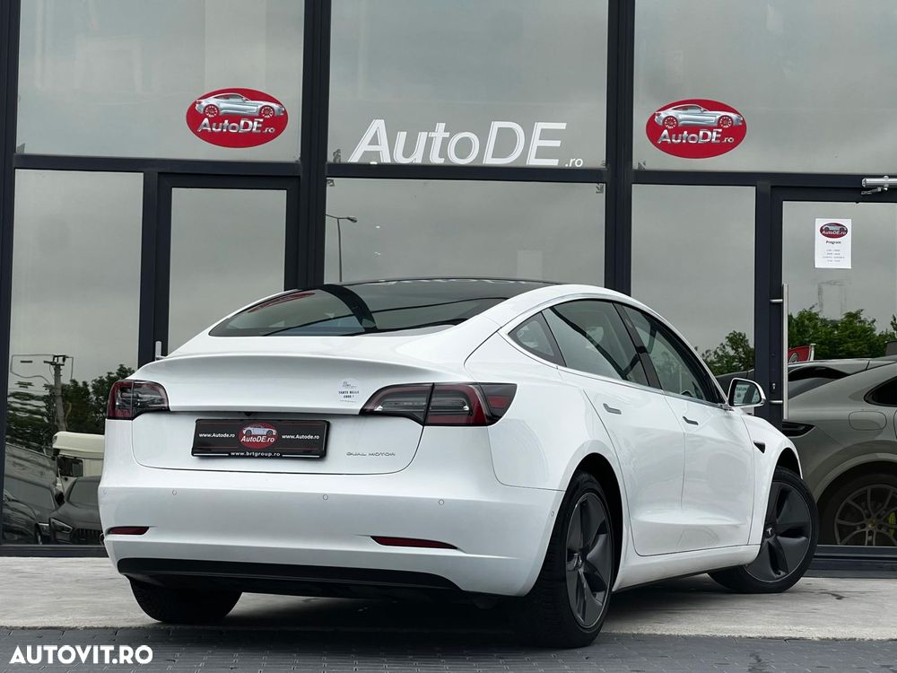 Tesla Model 3 - 4