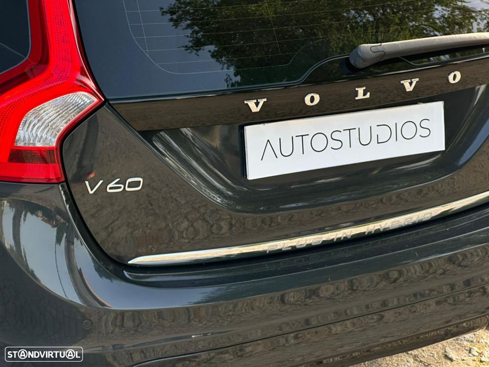 Volvo V60 2.4 D6 Summum AWD Phev - 17