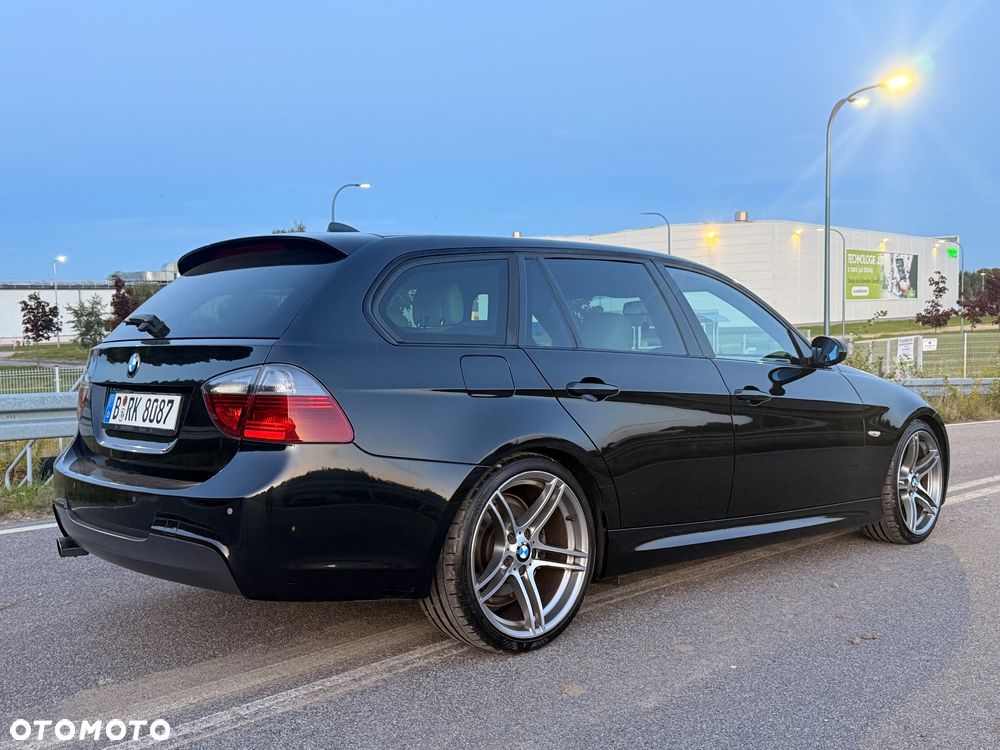 BMW Seria 3 320i - 11
