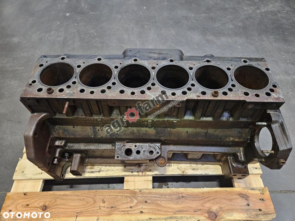Blok silnika John Deere 8320, 8420, 8320, 8220 - 2