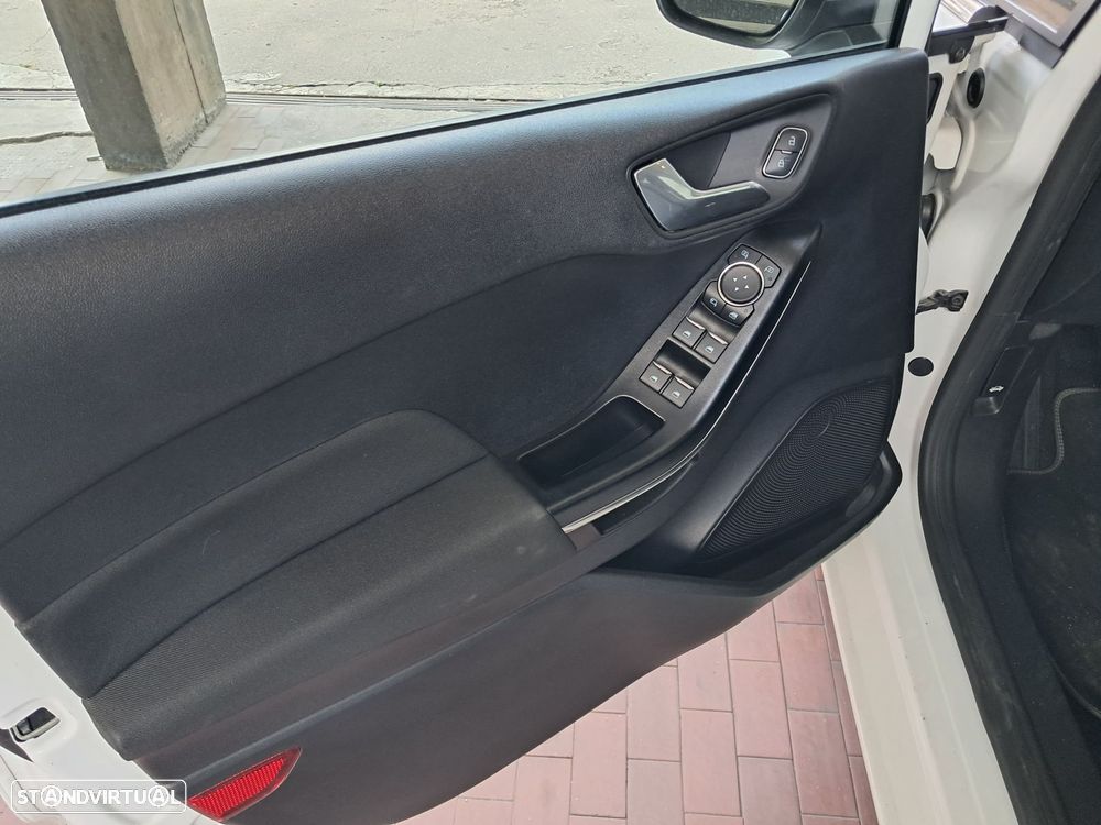 Ford Fiesta 1.0 EcoBoost Titanium - 4