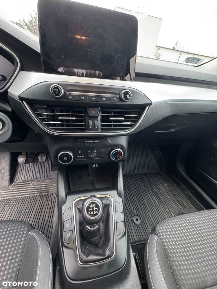 Ford Focus 1.0 EcoBoost Connected - 9