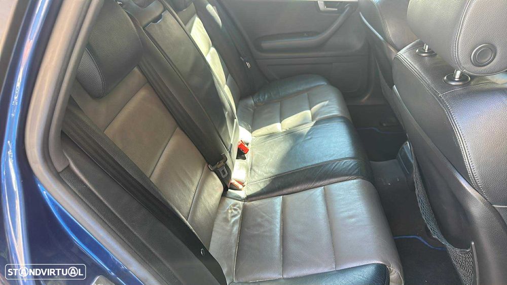 Audi A4 Avant 2.0 T FSI - 17