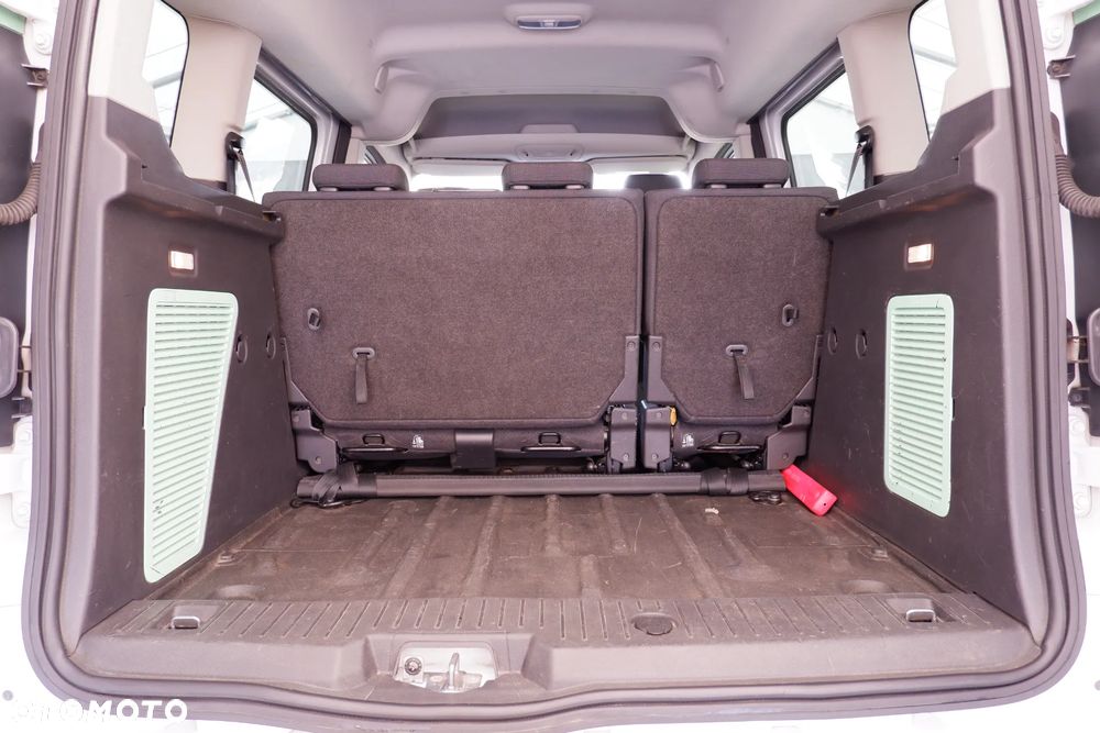Ford Tourneo Connect - 8