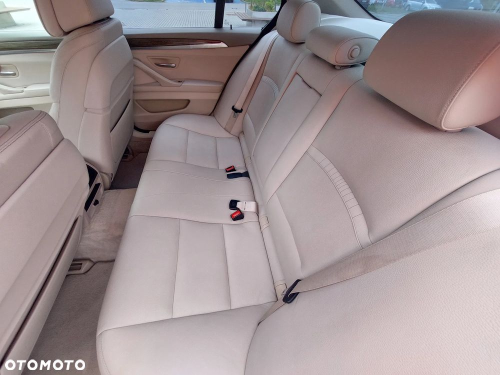 BMW Seria 5 525d xDrive Modern Line - 29