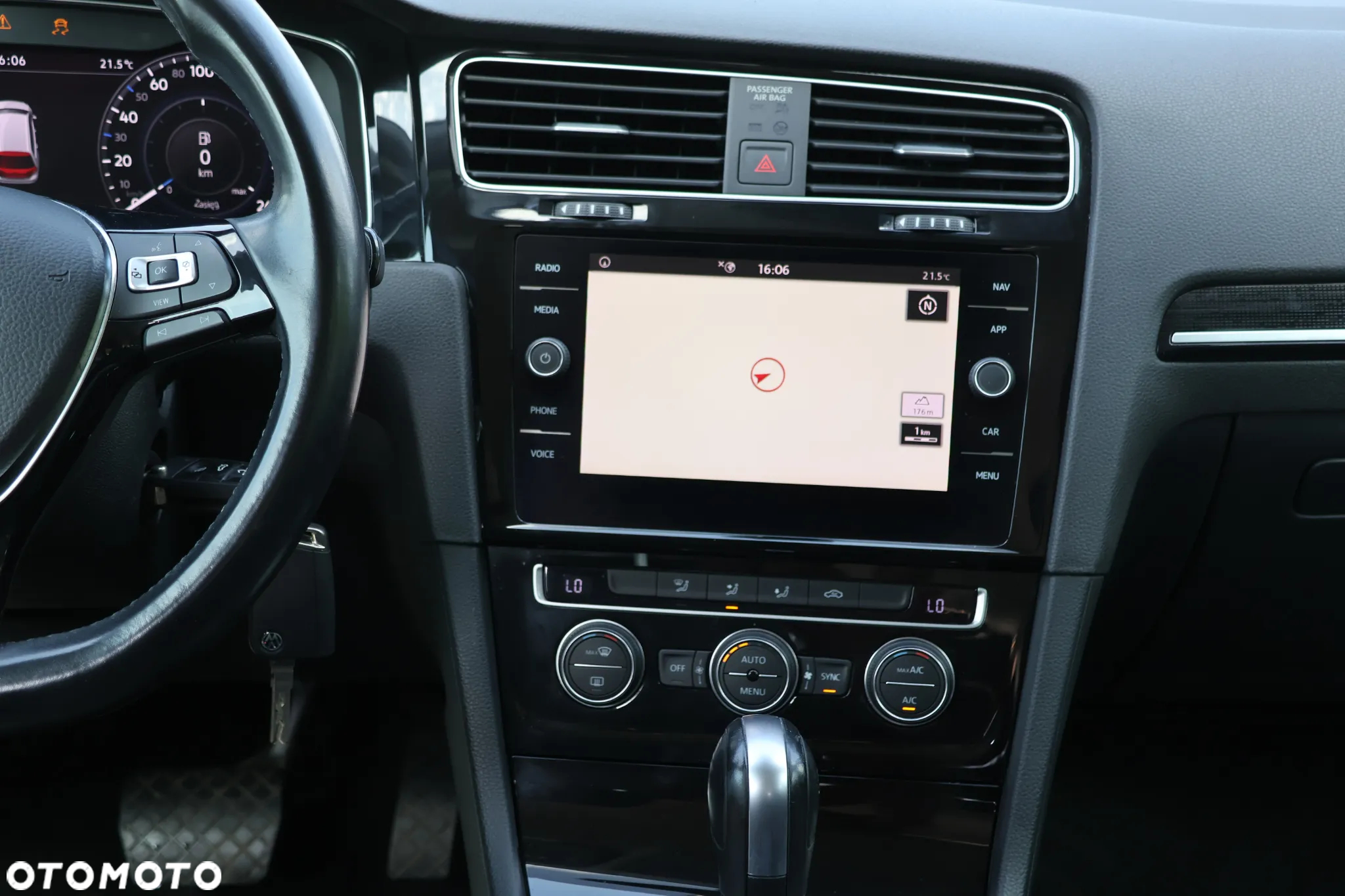 Volkswagen Golf 1.5 eTSI OPF DSG Style - 6