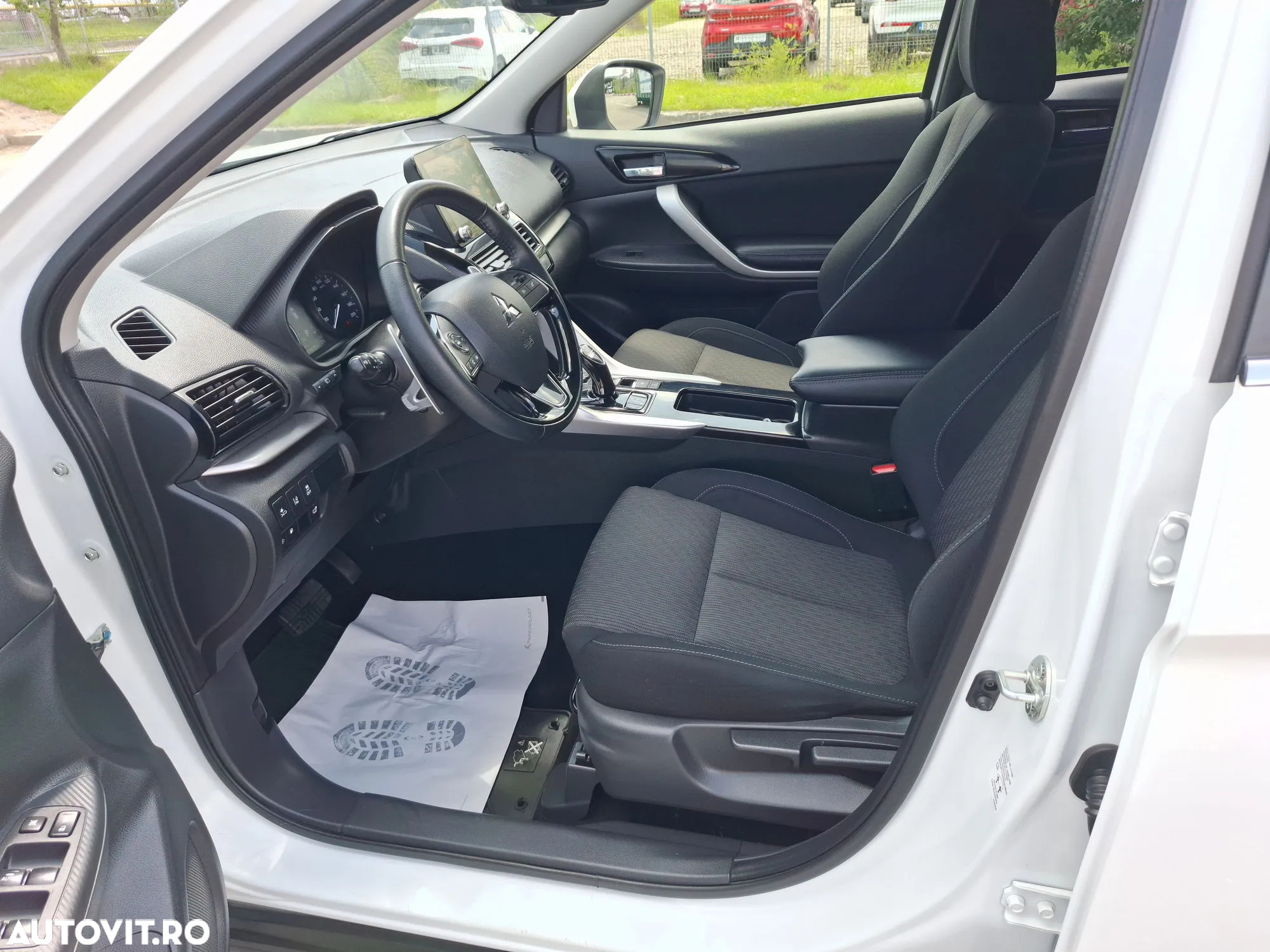 Mitsubishi Eclipse-Cross - 10