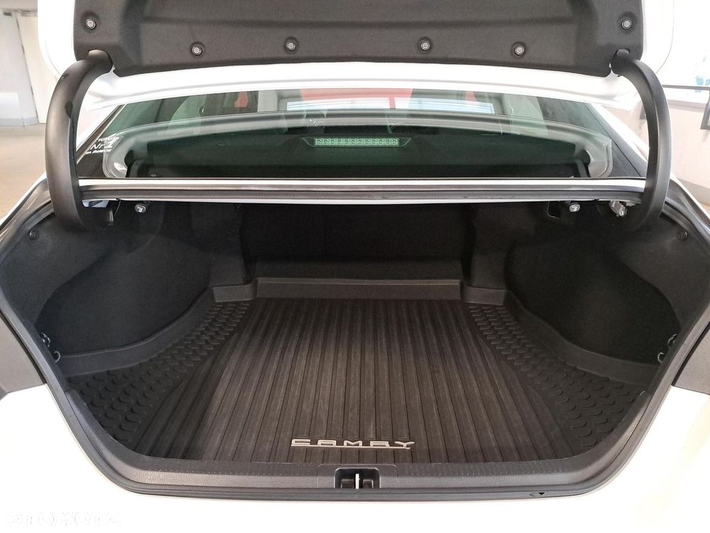 Toyota Camry 2.5 Hybrid Executive CVT - 13