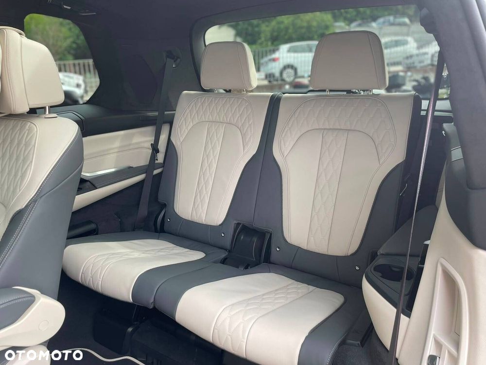 BMW X7 - 32