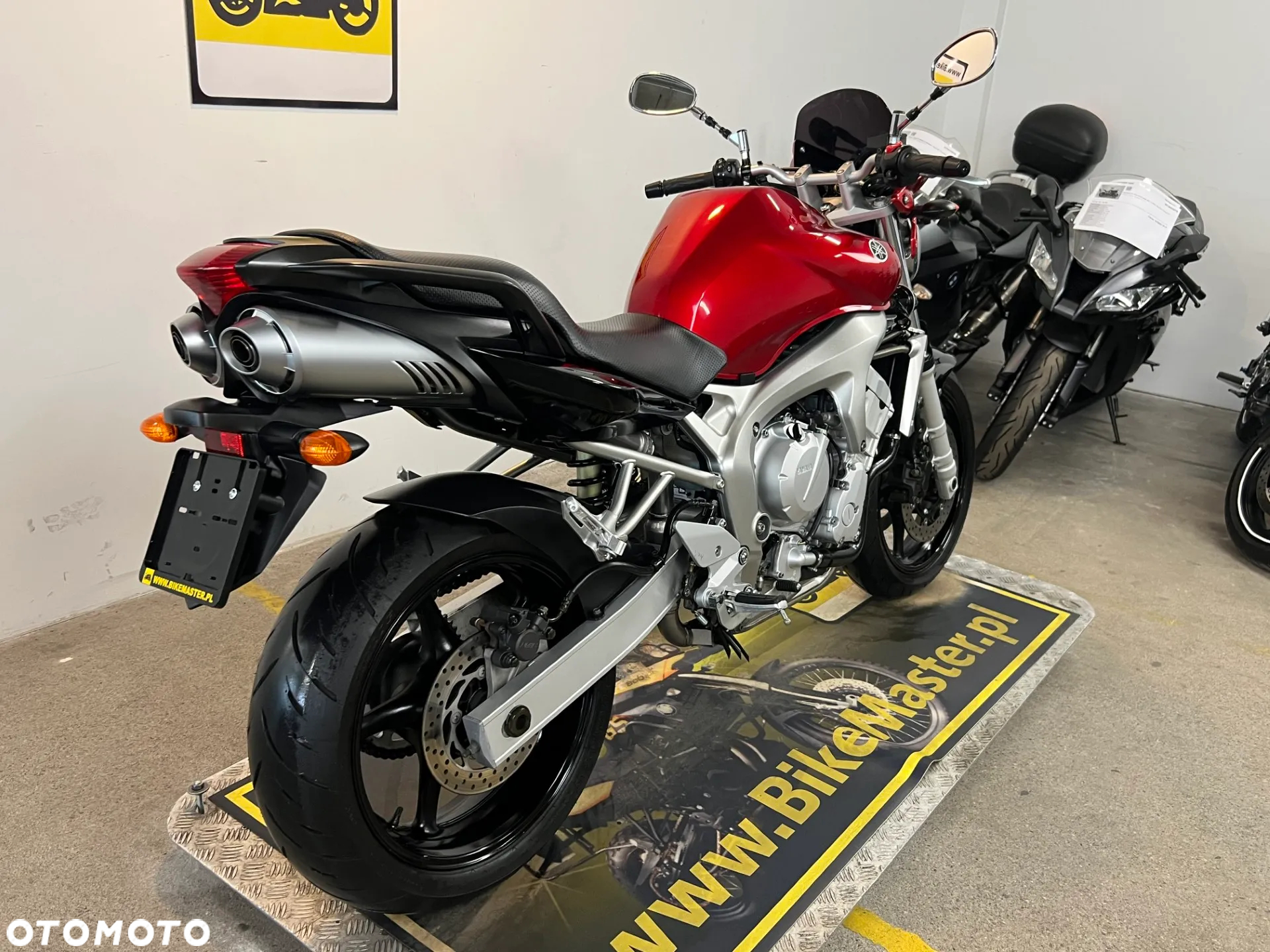 Yamaha FZ - 16