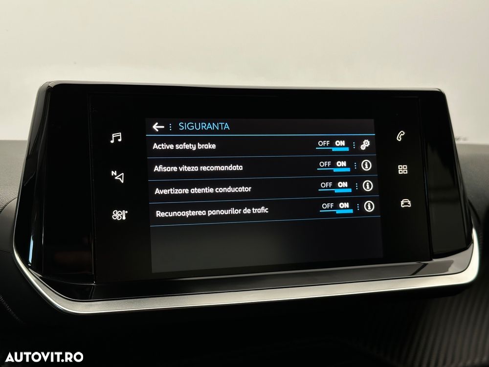 Peugeot 2008 PureTech 130 EAT8 Active - 16