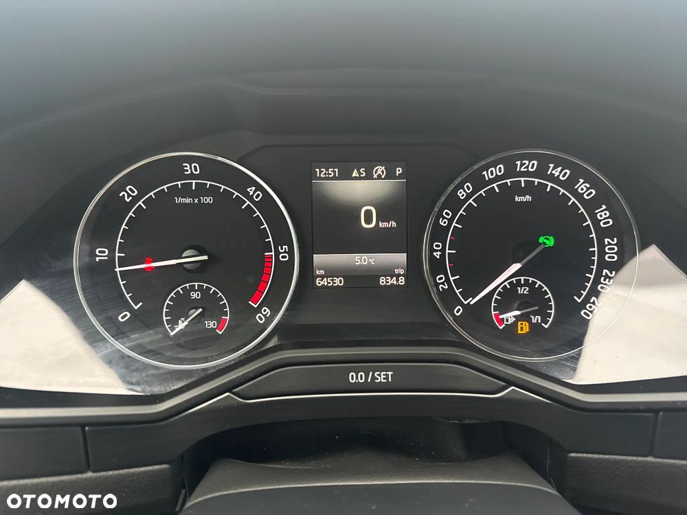 Skoda Superb 2.0 TDI SCR Style DSG - 28