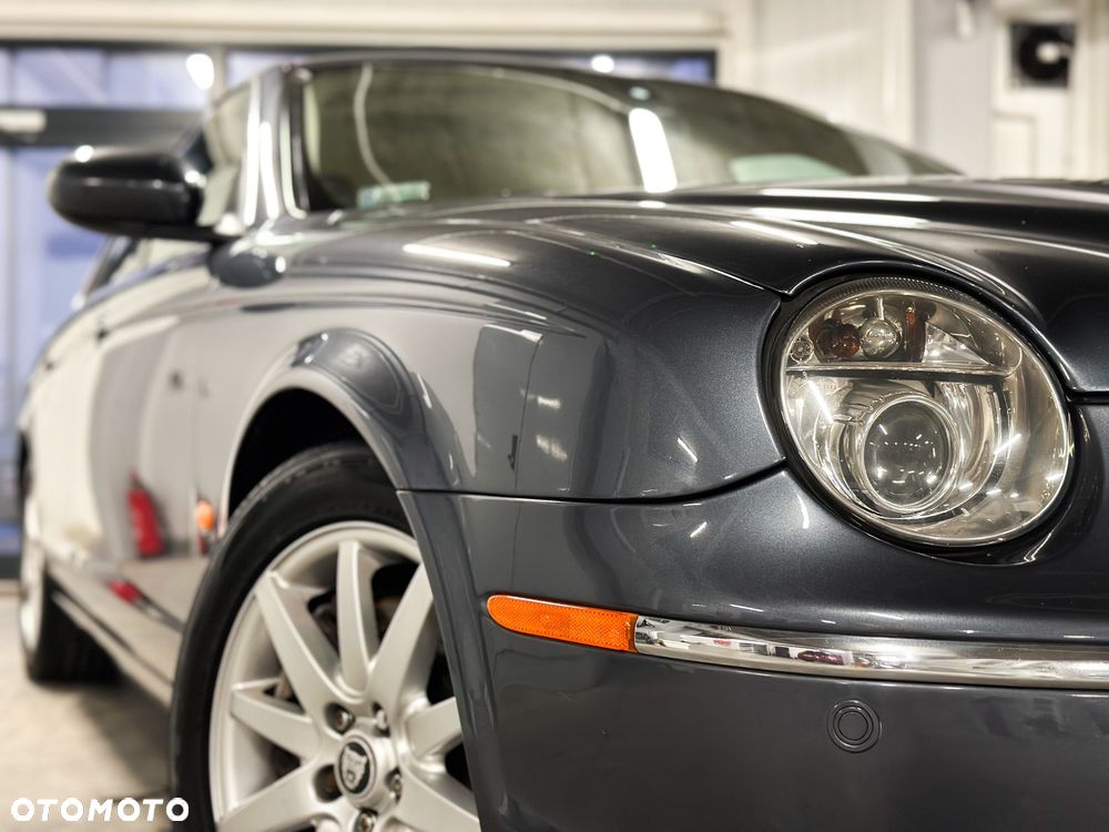 Jaguar S-Type 4.2 V8 - 8