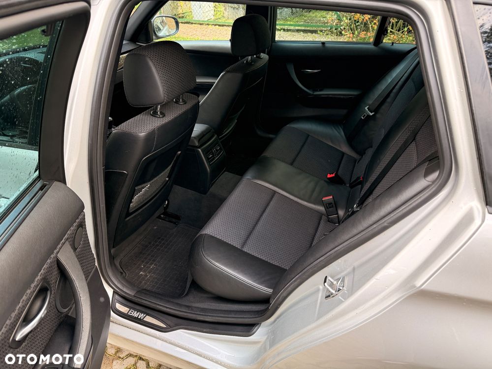 BMW Seria 3 318d - 21