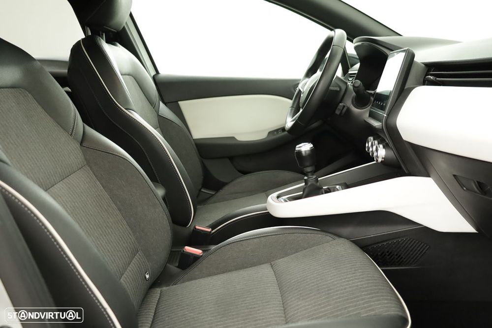 Renault Clio 1.0 TCe Techno Bi-Fuel - 23