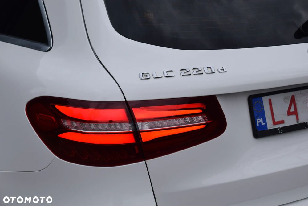 Mercedes-Benz GLC - 12