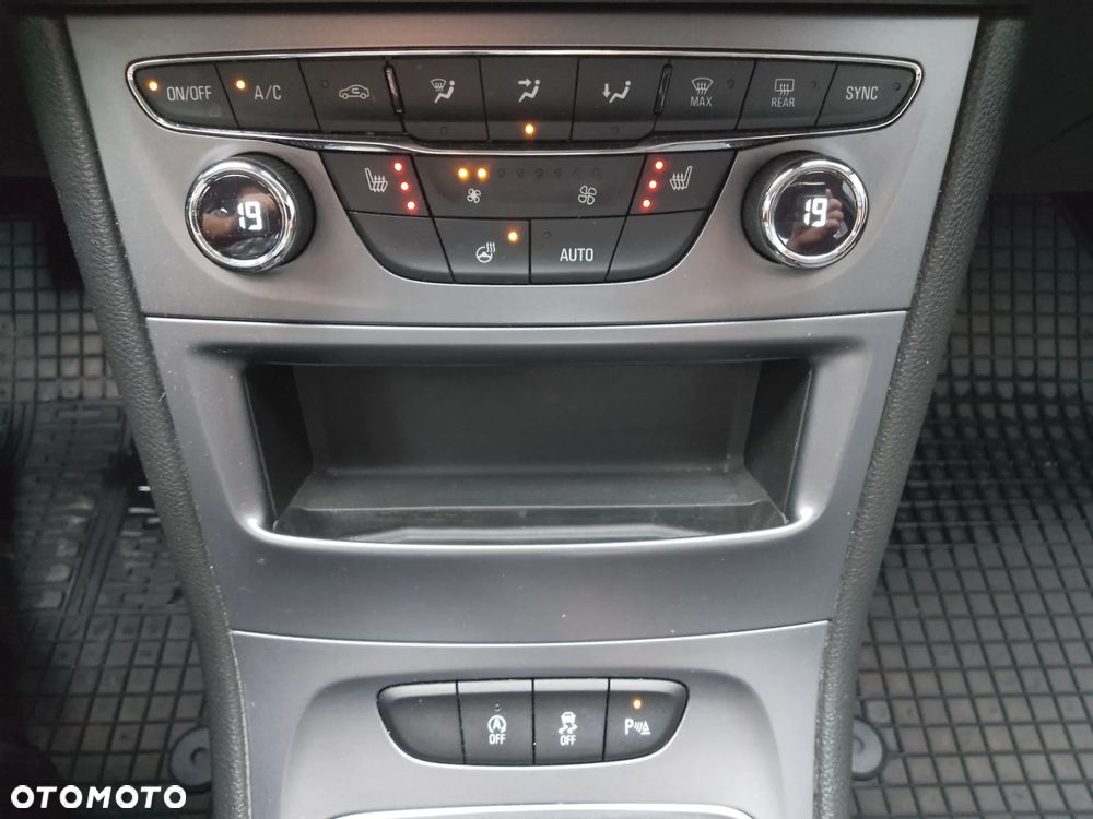 Opel Astra 1.2 T Edition S&S - 21