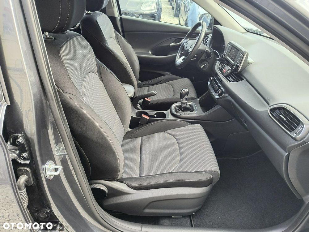 Hyundai i30 1.4 Comfort - 16