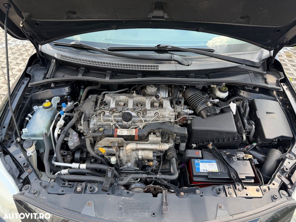 Toyota Corolla 2.0 D-4D DPF Sol - 16