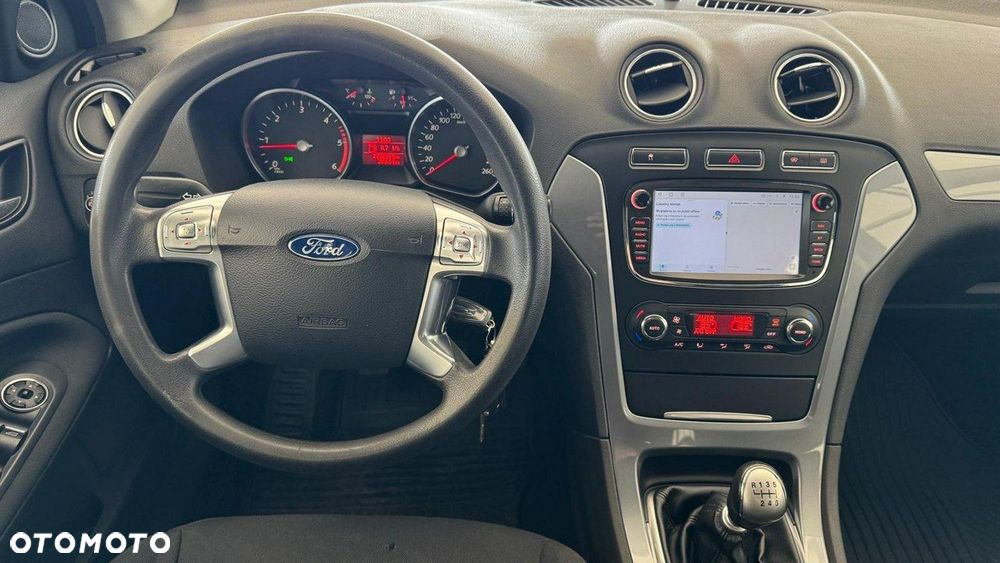 Ford Mondeo - 32
