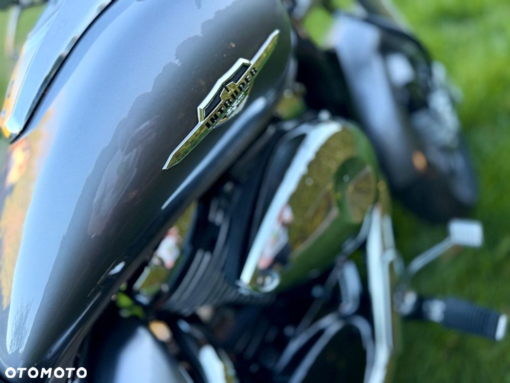 Suzuki Intruder - 18