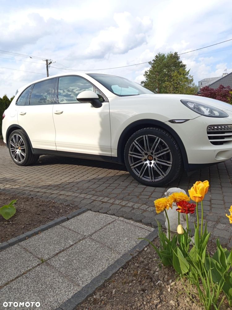 Porsche Cayenne - 1