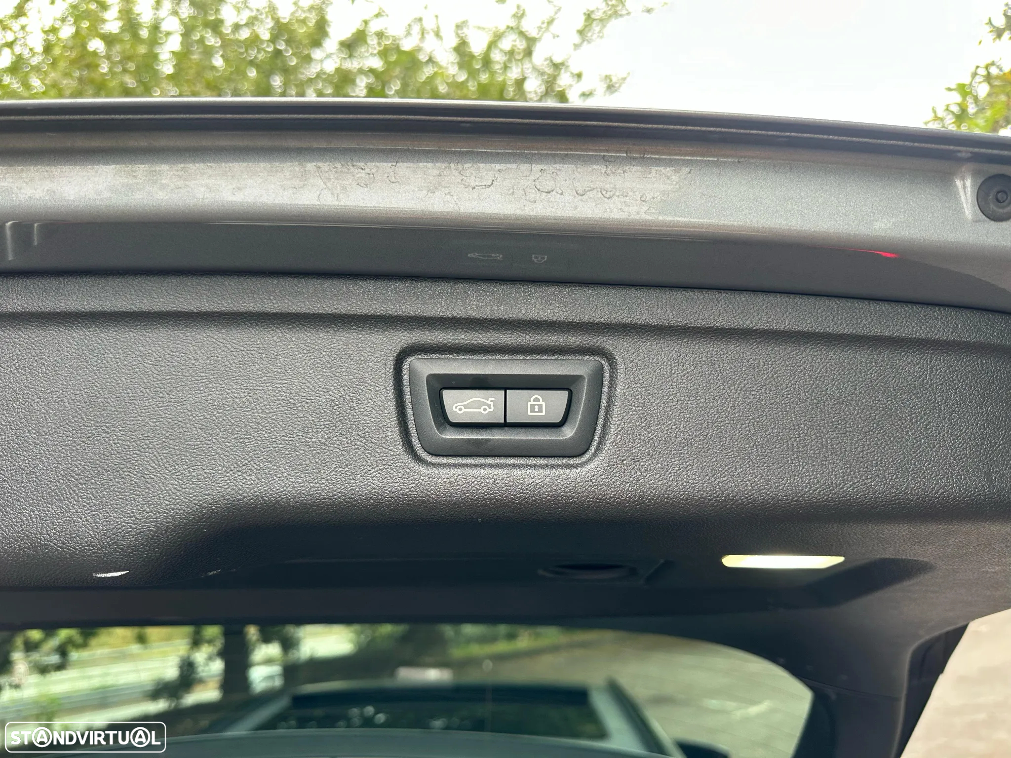 BMW 330 e Touring Pack Desportivo M Auto - 44