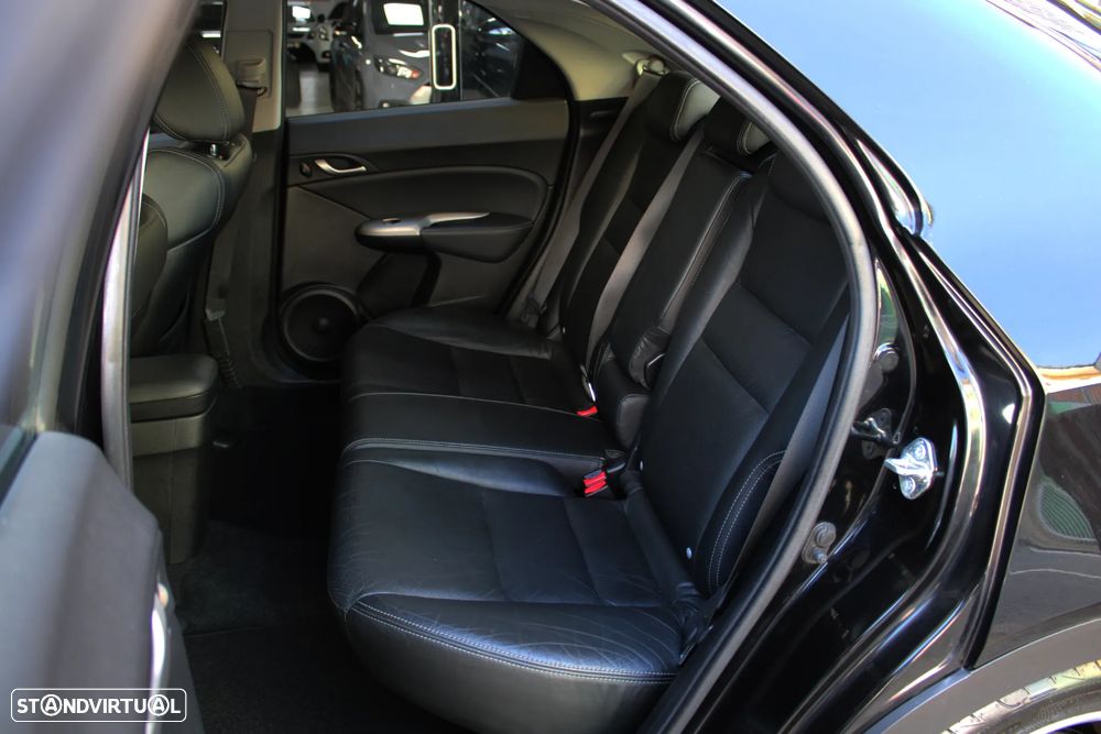 Honda Civic 1.8 Executive NAVI - 8