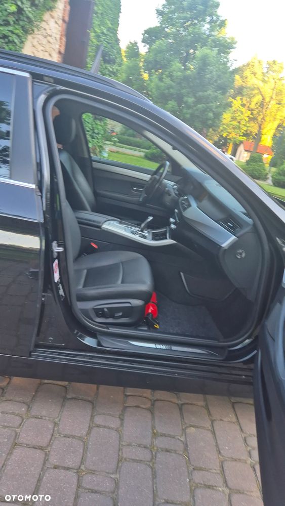 BMW Seria 5 520d xDrive - 16