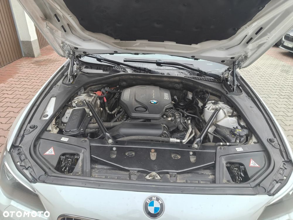 BMW Seria 5 520d xDrive - 37
