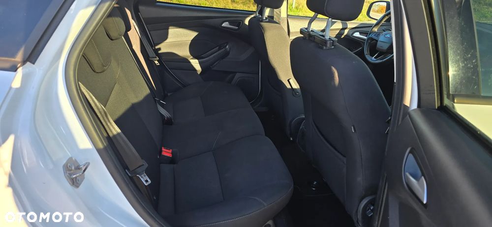 Ford Focus 1.5 TDCi DPF Start-Stopp-System Titanium - 24