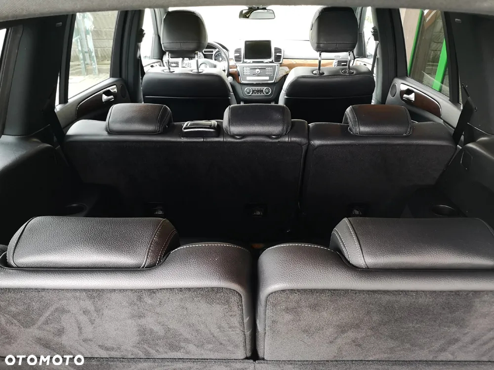 Mercedes-Benz GLS - 27